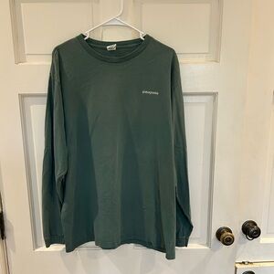 Vintage Patagonia 100% Organic Cotton Beneficial T’s long sleeve Green large